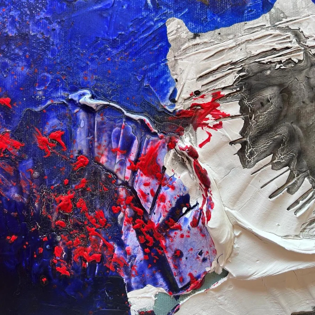 textured detail of sculptural artwork with white and blue vibrant colors. Commission art for premium interior design and boutique hotel art. Artwork by Marina Aristotel